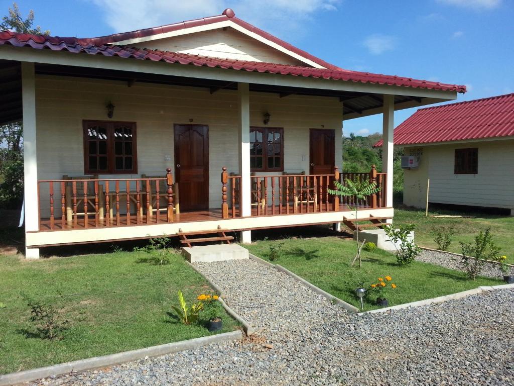 Smile Resort Mae Rim Bilik gambar